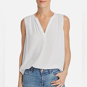 NWT Womens Sleeveless V-Neck
Tank Top